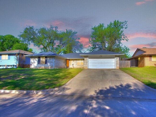 Building Photo - Spacious Updated 3 Bed 2.5 Bath in Norman