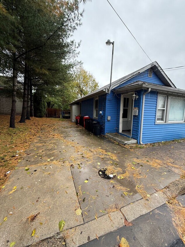 Primary Photo - 15 Deming Ave