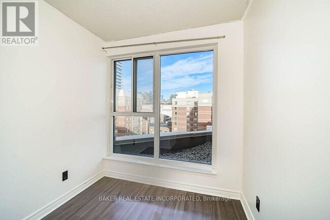 Building Photo - 222 The Esplanade