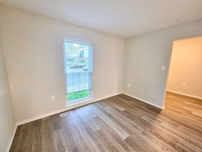 Building Photo - Charming 3 BR/2.5 BA Townhome in Hyattsville!