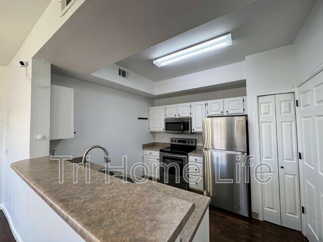Foto del edificio - 12820 Ironstone Way