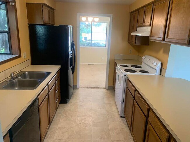 Foto del edificio - Single Level Near Southridge!!