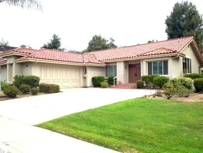 Foto del edificio - Beautifully Furnished Home For 8 Months in Shadowridge/Vista