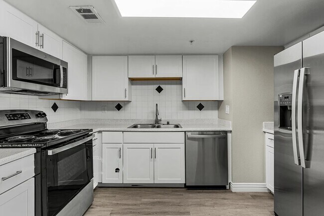 Foto del edificio - 32450 Candlewood Dr