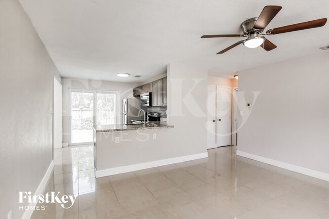 Foto del edificio - 2550 NE 8th Ave