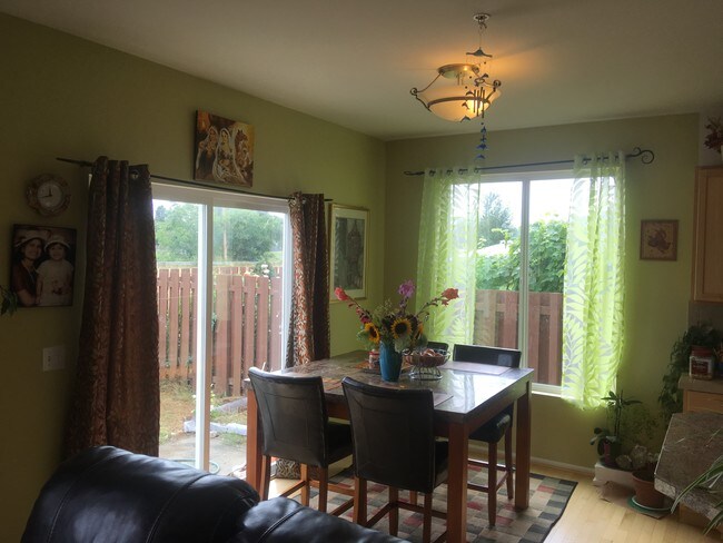 small dinig area - 21732 46th Ave S