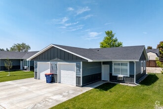 Building Photo - Golden Grove