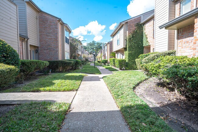 Foto del edificio - 928 Memorial Village Dr