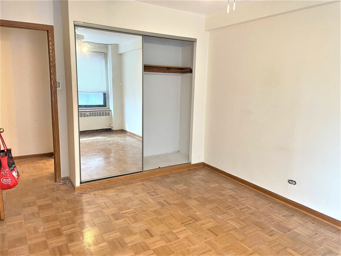 Foto del edificio - 4180 N Marine Dr