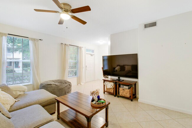 Foto del edificio - 135 Courtenay Ct