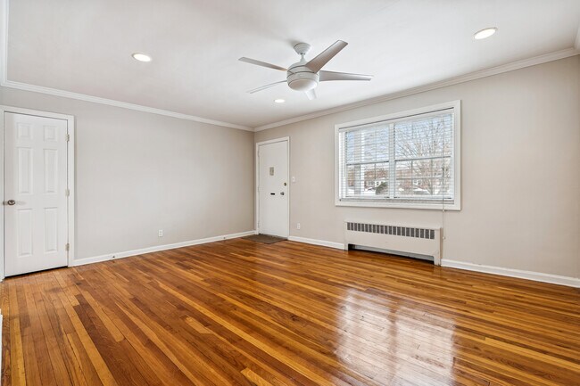 Photo - 6A W Roselle Ave Apartment