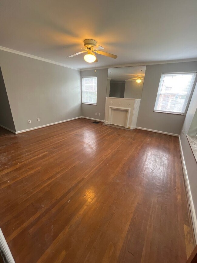 Building Photo - 820 Kenwick Rd