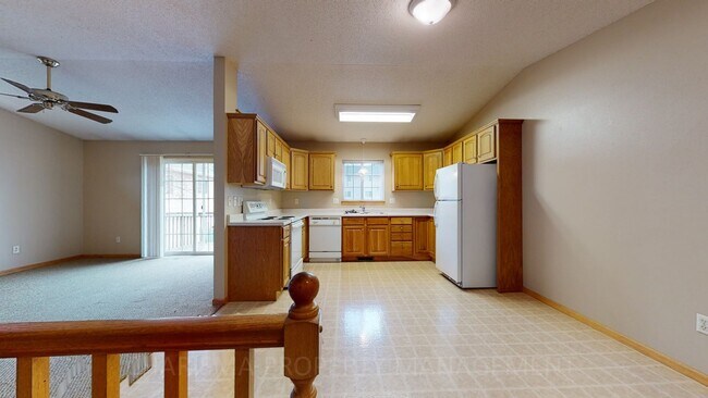 Building Photo - 401 S Bahnson Ave