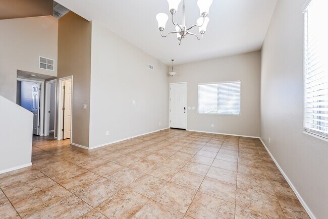 Foto del edificio - 43240 N Whisper Ln