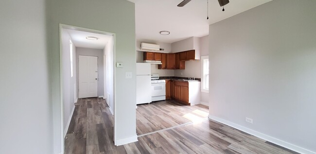 Building Photo - 314 Oneida St