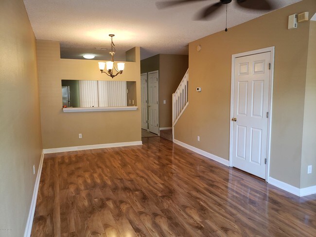 Foto del edificio - 12311 Kensington Lakes Dr