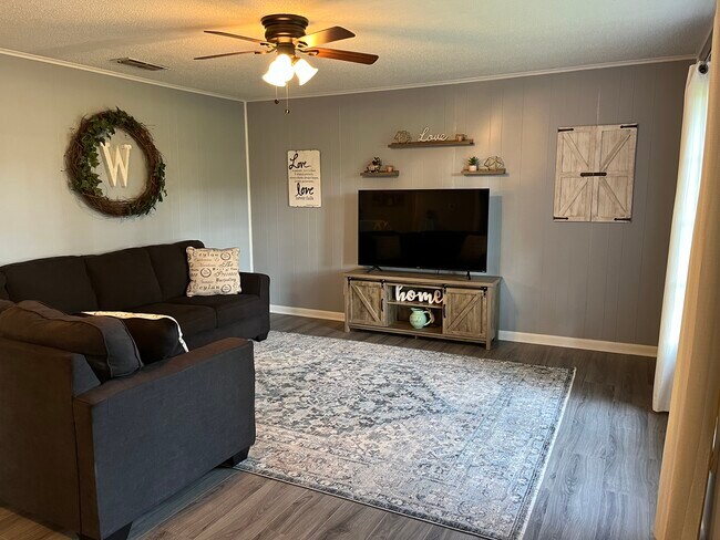 Foto del edificio - 6169 Farm to Market Rd 2011