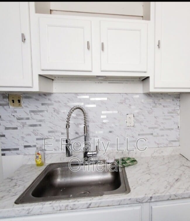 Photo - 5502 W Thompson St Apartment