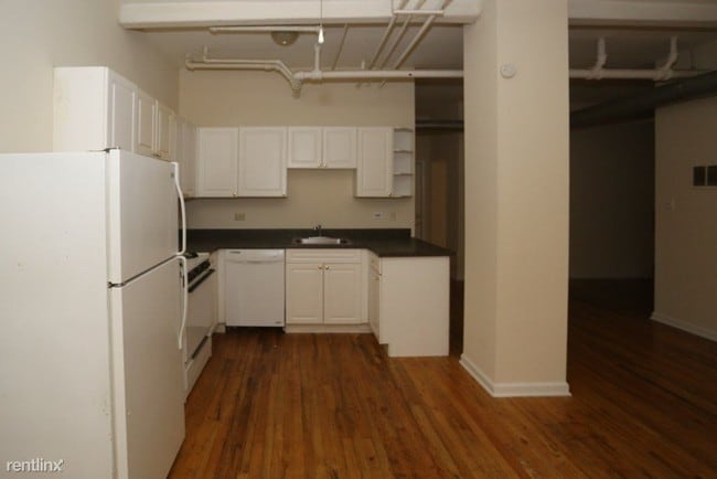 Building Photo - 1448 W Byron