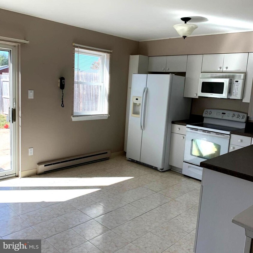 Primary Photo - 540 Colonial Dr