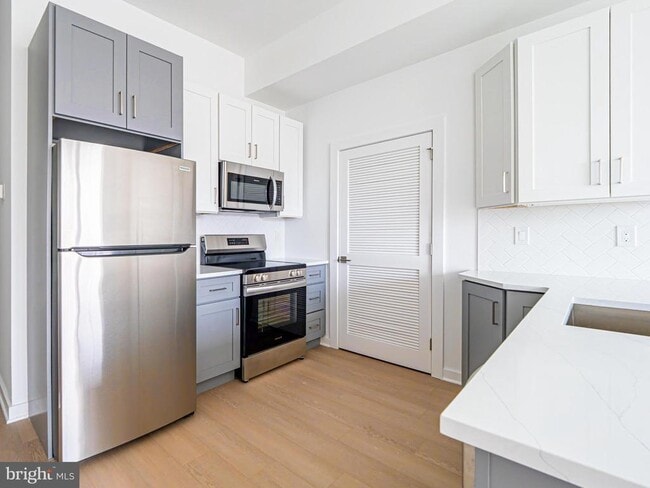 Foto del edificio - 2403 W Thompson St