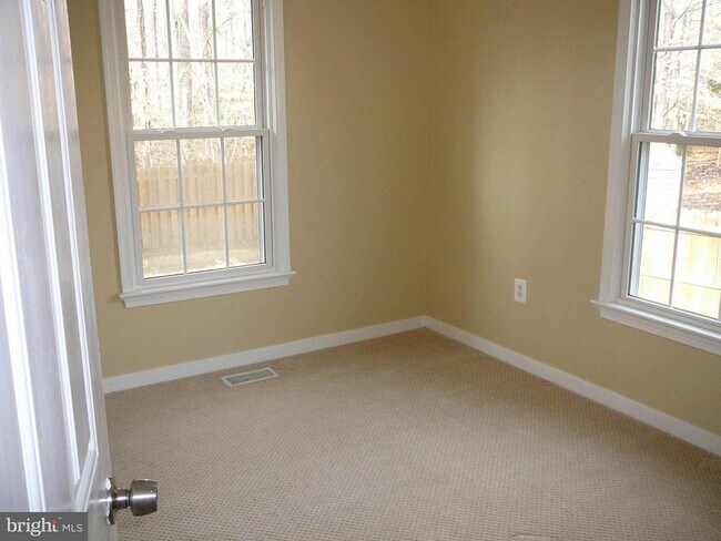 Building Photo - 231 Vine Pl