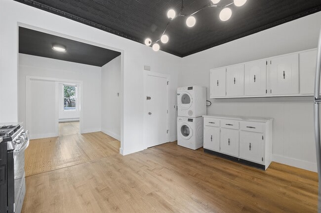 Building Photo - 342 Bramhall Ave