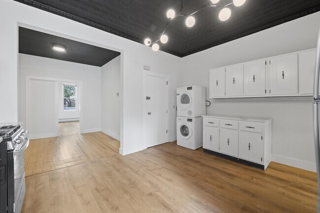 Foto del edificio - 342 Bramhall Ave
