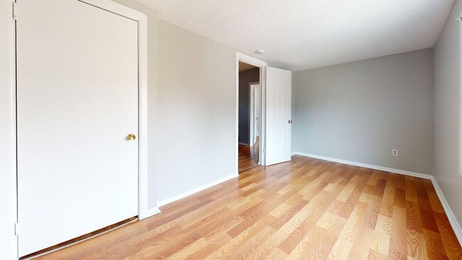 Building Photo - 888 Rondel Rd