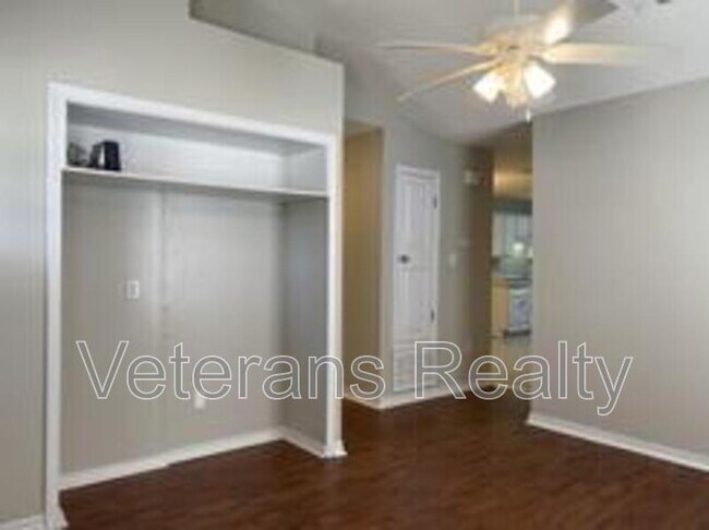 Building Photo - 10572 E Bay Tree Dr