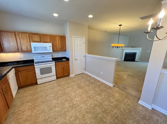 Building Photo - Fantastic 3 Bed 2.5 Bath South Durham Town...