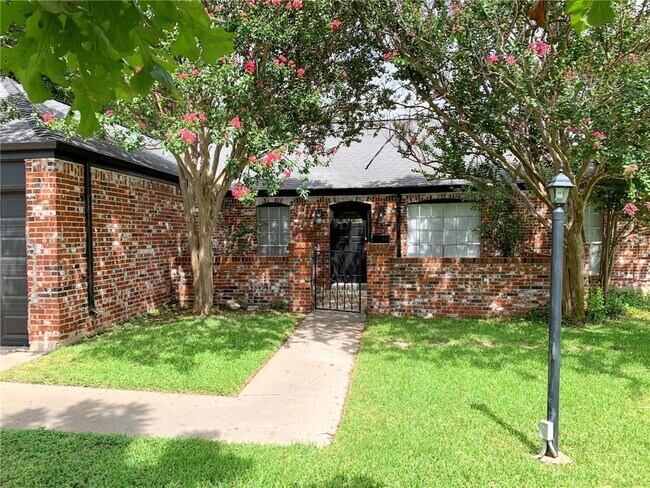 Building Photo - 9016 Collinfield Dr