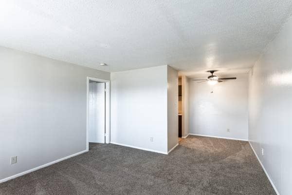 Kensington Living/Dining Room - Kensington Park Apartments
