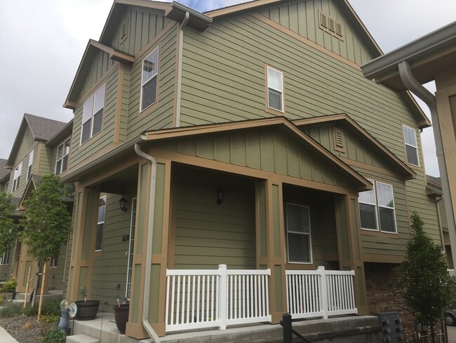 Building Photo - Start Your Summer off Right with Space in ...