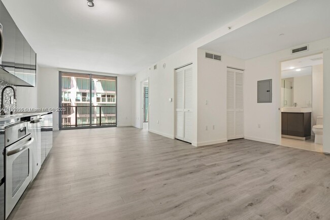Foto del edificio - 31 SE 6th St