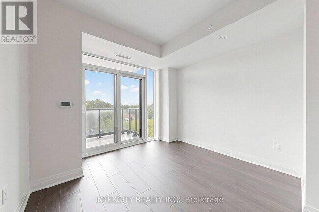 Building Photo - 700 Sheppard Ave W