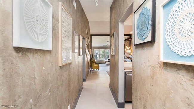 Foto del edificio - 4180 Looking Glass Ln