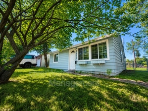 Building Photo - 1604 Elmendorf Dr