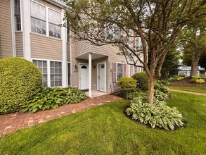 Building Photo - 854 Verona Dr