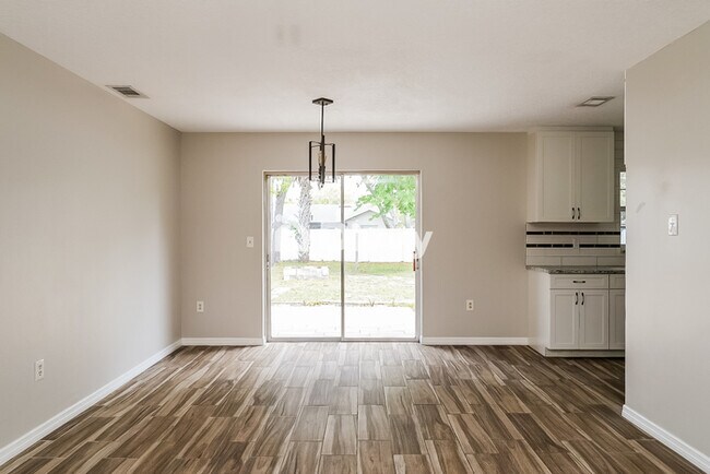 Foto del edificio - 10165 Gamewell Street