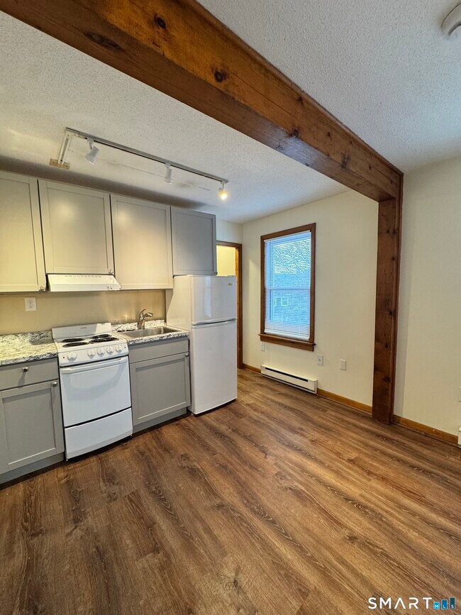 Foto del edificio - 49 Ledyard Ave