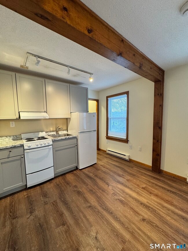 Building Photo - 49 Ledyard Ave