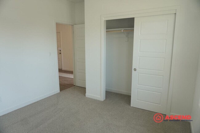 Building Photo - Beautiful 4-Bed Home in Shafter's Gossamer Grove Community – Solar Included!