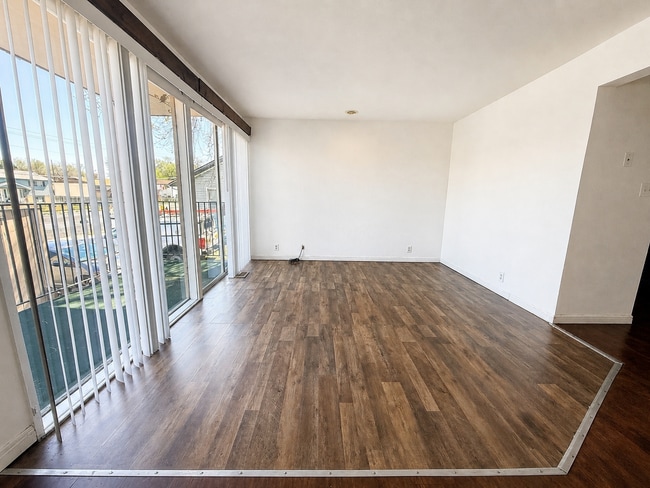 Building Photo - West Valley Condo with Prime Location in West Valley!