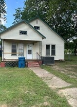 Building Photo - 104 Grace St