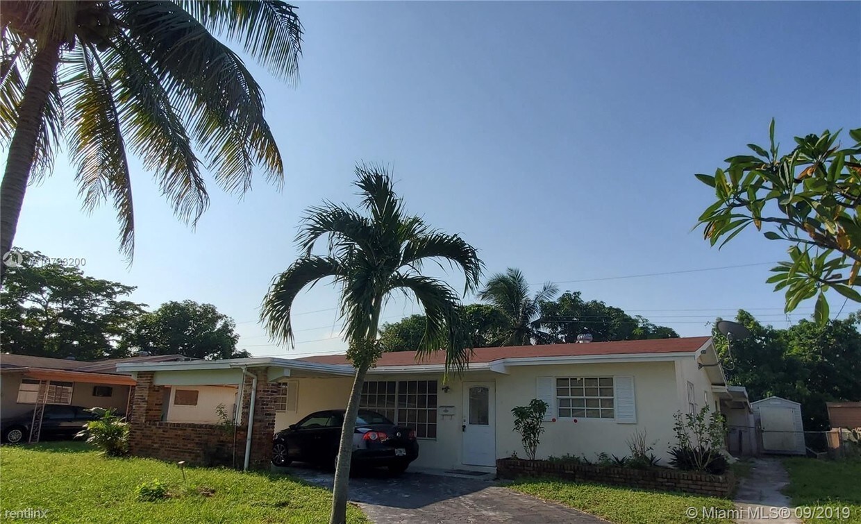 Foto principal - 3 br, 2 bath House - 5820 NW 14th Ct