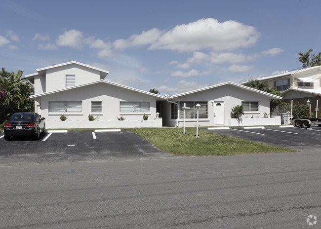 Building Photo - 461 SE 19th Ave