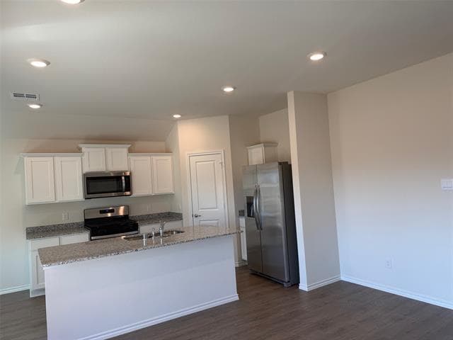 Foto del edificio - 504 Regiment Rd