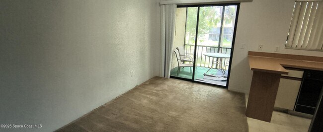 Foto del edificio - 7801 Maplewood Dr