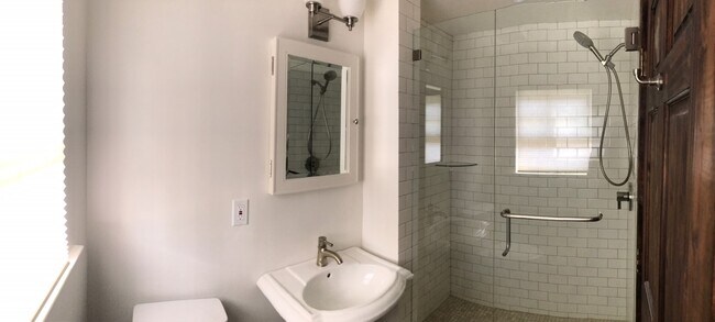 New bathroom. - 134 Somerset St